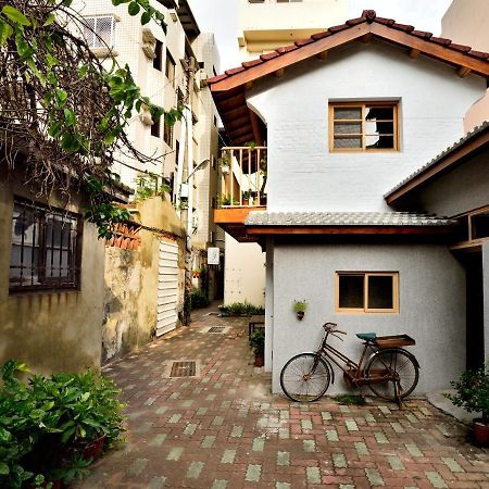 Yf 97.1 Apartment Тайнан Екстериор снимка